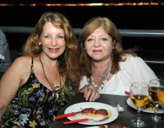 Foto de la galería: Muchos amigos eligieron la costanera para doblegar al calor