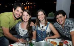 Foto de la galería: Muchos amigos eligieron la costanera para doblegar al calor