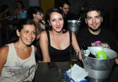 Foto de la galería: Muchos amigos eligieron la costanera para doblegar al calor