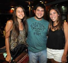 Foto de la galería: Muchos amigos eligieron la costanera para doblegar al calor