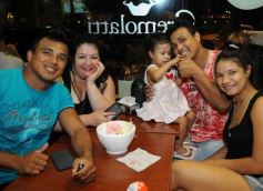 Foto de la galería: Muchos amigos eligieron la costanera para doblegar al calor