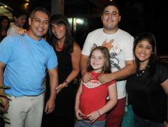 Foto de la galería: Muchos amigos eligieron la costanera para doblegar al calor