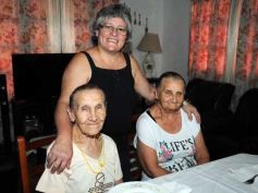 Foto de la galería: El festejo de Alicia y sus seres queridos