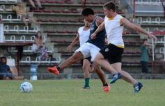 Foto de la galería: Guaraní derrotó a El Brete en su primer amistoso de la pretemporada