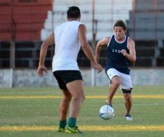 Foto de la galería: Guaraní derrotó a El Brete en su primer amistoso de la pretemporada