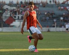 Foto de la galería: Guaraní derrotó a El Brete en su primer amistoso de la pretemporada