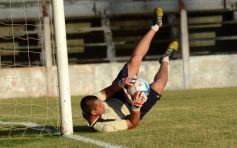 Foto de la galería: Guaraní derrotó a El Brete en su primer amistoso de la pretemporada