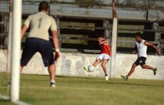 Foto de la galería: Guaraní derrotó a El Brete en su primer amistoso de la pretemporada
