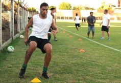 Foto de la galería: Guaraní derrotó a El Brete en su primer amistoso de la pretemporada