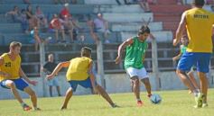 Foto de la galería: Guaraní y Mitre reeditaron un viejo clásico: terminó 3 a 3