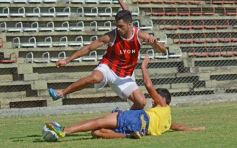 Foto de la galería: Guaraní y Mitre reeditaron un viejo clásico: terminó 3 a 3