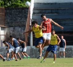 Foto de la galería: Guaraní y Mitre reeditaron un viejo clásico: terminó 3 a 3