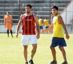 Foto de la galería: Guaraní y Mitre reeditaron un viejo clásico: terminó 3 a 3