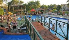 Foto de la galería: Show musical en la pileta del Iplyc