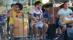 Foto de la galería: Show musical en la pileta del Iplyc