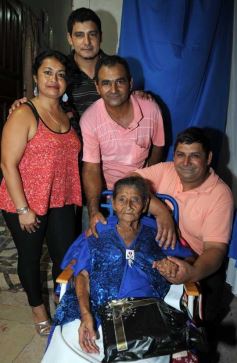 Foto de la galería: Cumplió 106 años Doña Canuta, una leyenda de Villa Poujade