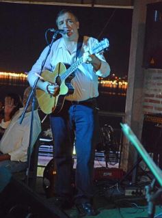 Foto de la galería: El Sr. Bandeja le pone la mejor música a la costanera