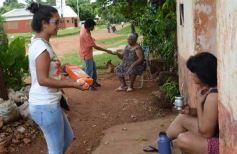 Foto de la galería: Benmaor encabezó un operativo contra el dengue en el barrio Independencia