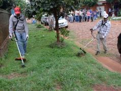 Foto de la galería: Benmaor encabezó un operativo contra el dengue en el barrio Independencia