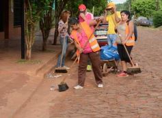 Foto de la galería: Benmaor encabezó un operativo contra el dengue en el barrio Independencia