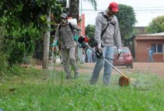 Foto de la galería: Benmaor encabezó un operativo contra el dengue en el barrio Independencia