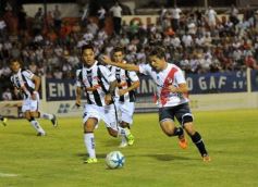 Foto de la galería: Guarani cumplió de local: le ganó 2 a 0 a For Ever