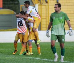 Foto de la galería: Crucero goleó de local y volvió a sonreír