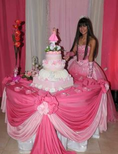 Foto de la galería: Cecilia Jacquet festejó los 15 años con una celebración inolvidable