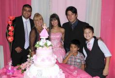 Foto de la galería: Cecilia Jacquet festejó los 15 años con una celebración inolvidable