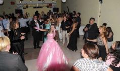 Foto de la galería: Cecilia Jacquet festejó los 15 años con una celebración inolvidable