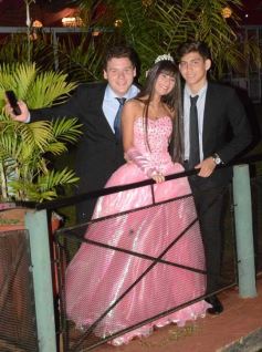 Foto de la galería: Cecilia Jacquet festejó los 15 años con una celebración inolvidable