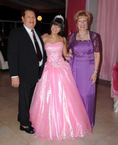 Foto de la galería: Cecilia Jacquet festejó los 15 años con una celebración inolvidable