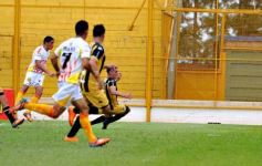 Foto de la galería: Crucero se hizo fuerte en casa: volvió a ganar, esta vez a Santamarina