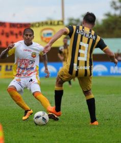 Foto de la galería: Crucero se hizo fuerte en casa: volvió a ganar, esta vez a Santamarina