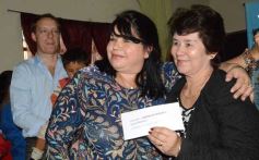 Foto de la galería: Entregaron juguetes y equipos para la guardería Melvin Jones