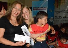 Foto de la galería: Entregaron juguetes y equipos para la guardería Melvin Jones