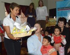 Foto de la galería: Entregaron juguetes y equipos para la guardería Melvin Jones