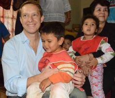 Foto de la galería: Entregaron juguetes y equipos para la guardería Melvin Jones