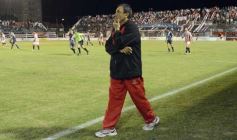 Foto de la galería: Con más garra que fútbol, Guaraní ganó y es puntero de su zona