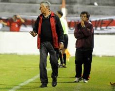 Foto de la galería: Con más garra que fútbol, Guaraní ganó y es puntero de su zona