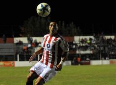 Foto de la galería: Con más garra que fútbol, Guaraní ganó y es puntero de su zona