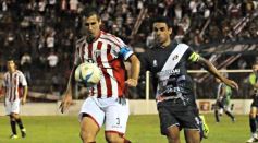 Foto de la galería: Con más garra que fútbol, Guaraní ganó y es puntero de su zona