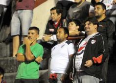 Foto de la galería: Con más garra que fútbol, Guaraní ganó y es puntero de su zona