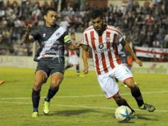 Foto de la galería: Con más garra que fútbol, Guaraní ganó y es puntero de su zona