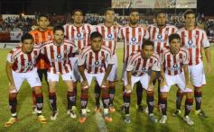 Foto de la galería: Con más garra que fútbol, Guaraní ganó y es puntero de su zona