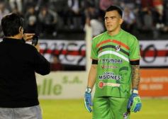 Foto de la galería: Con más garra que fútbol, Guaraní ganó y es puntero de su zona