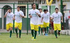 Foto de la galería: La Picada y Brown debutaron en la Liga con un empate