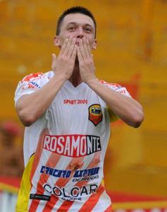 Foto de la galería: El Colectivero consiguió otro importante triunfo de local