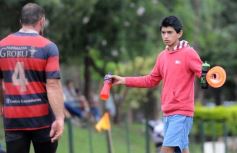 Foto de la galería: Cazadores pisó fuerte y aplastó a Lomas