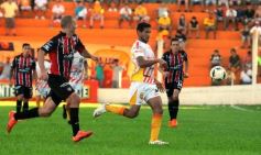 Foto de la galería: Crucero sigue invicto de local: empató con Chacarita